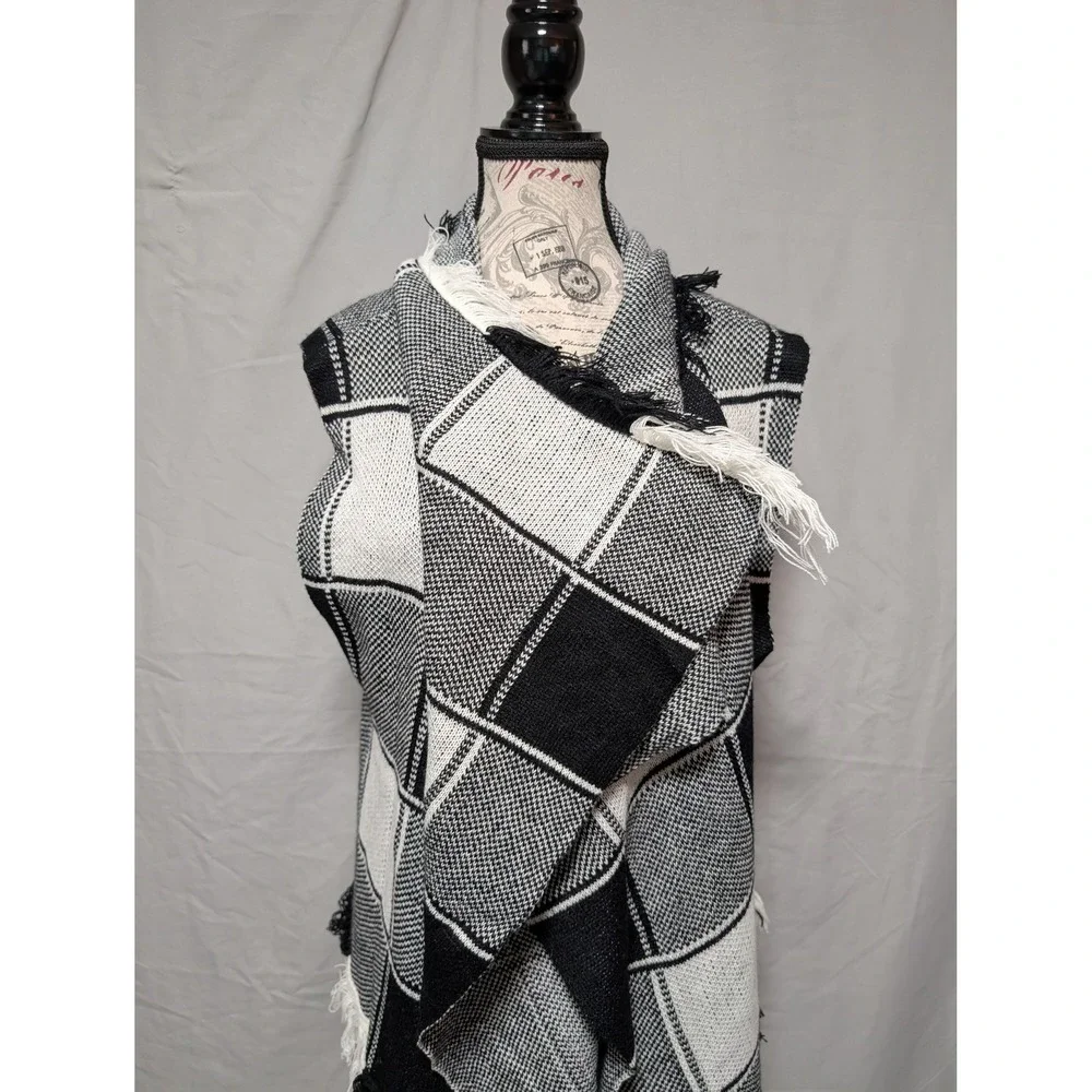 Women's Black White Plaid Fringe Wrap Sweater Vest Shawl‎ Drape Front Large New